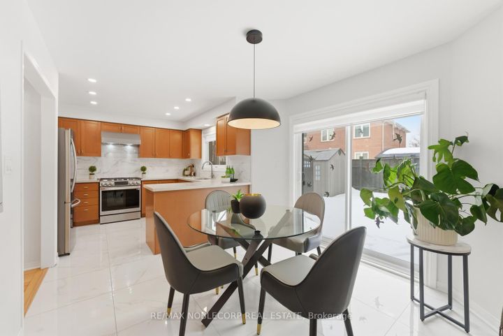 Photo 15 at 27 Treasure Road, Vellore Village, Vaughan