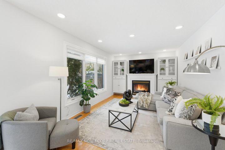 Photo 22 at 27 Treasure Road, Vellore Village, Vaughan