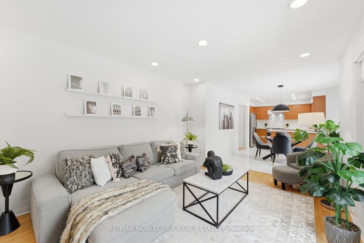 Photo 24 at 27 Treasure Road, Vellore Village, Vaughan