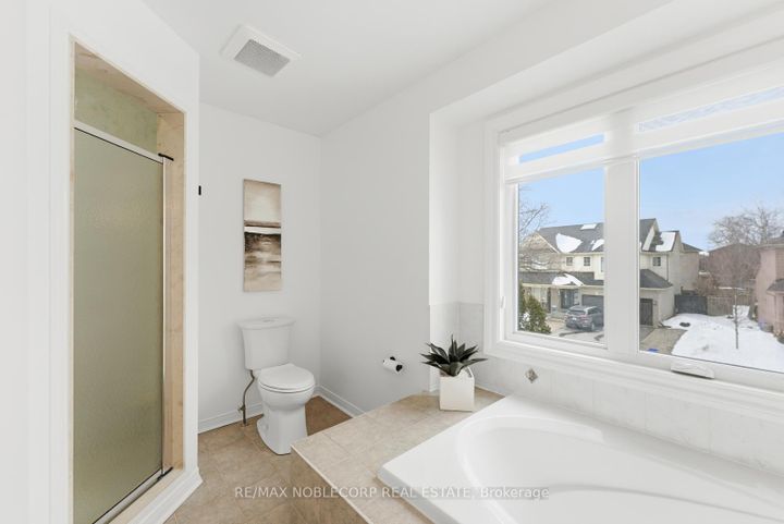 Photo 31 at 27 Treasure Road, Vellore Village, Vaughan