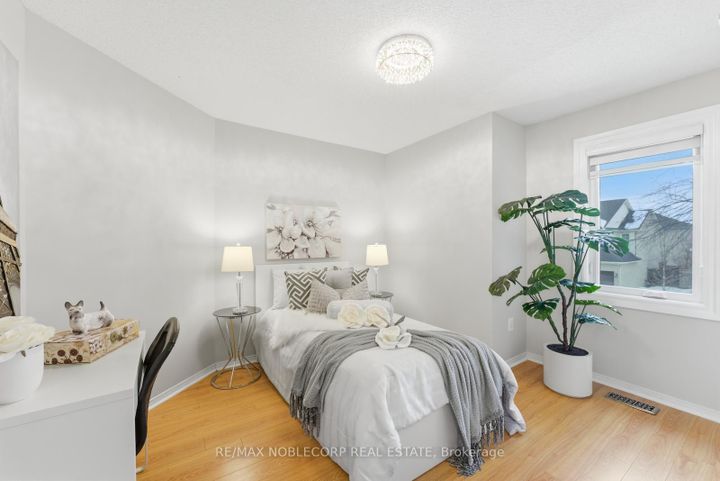 Photo 32 at 27 Treasure Road, Vellore Village, Vaughan