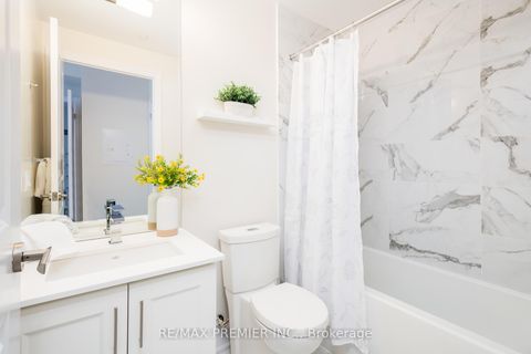 Photo 22 at 909 - 9085 Jane Street, Concord, Vaughan