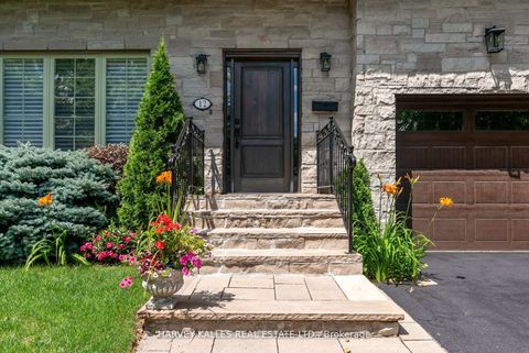 Photo 38 at 12 Reid Manor, Queensway, Toronto