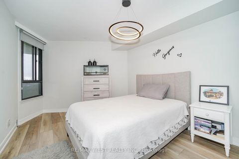 Photo 6 at D14 - 300 Mill Road, Markland Wood, Toronto