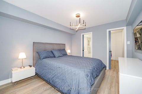 Photo 7 at D14 - 300 Mill Road, Markland Wood, Toronto