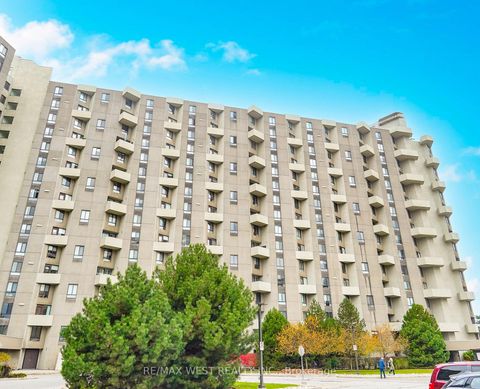 Photo 15 at D14 - 300 Mill Road, Markland Wood, Toronto