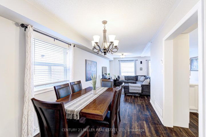 Photo 6 at 614 Leatherleaf Drive, Hurontario, Mississauga