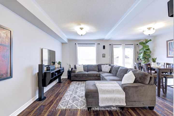 Photo 8 at 614 Leatherleaf Drive, Hurontario, Mississauga