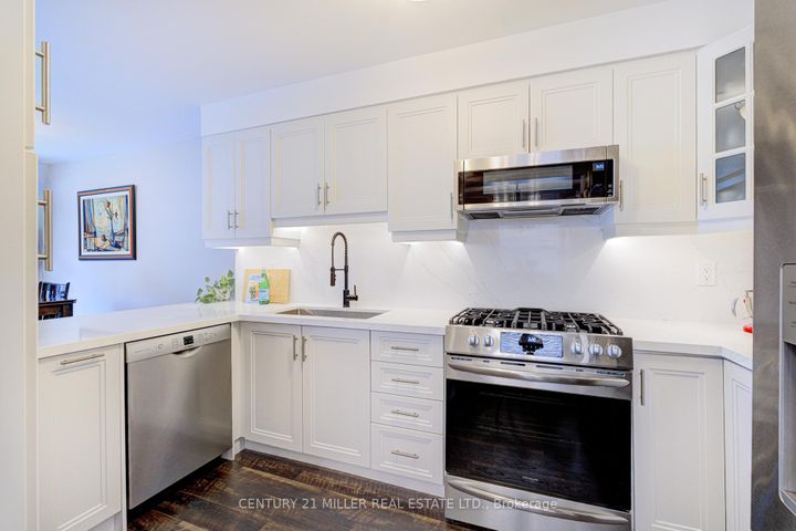 Photo 15 at 614 Leatherleaf Drive, Hurontario, Mississauga