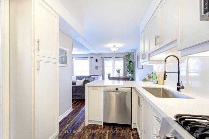 Photo 16 at 614 Leatherleaf Drive, Hurontario, Mississauga