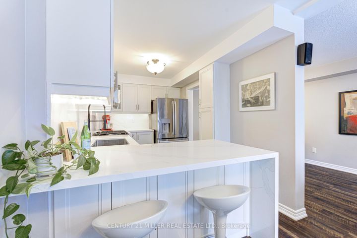 Photo 17 at 614 Leatherleaf Drive, Hurontario, Mississauga