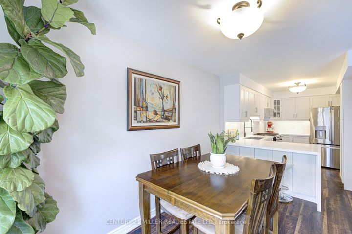 Photo 18 at 614 Leatherleaf Drive, Hurontario, Mississauga