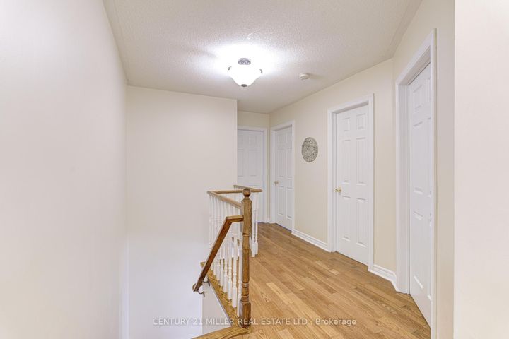 Photo 26 at 614 Leatherleaf Drive, Hurontario, Mississauga