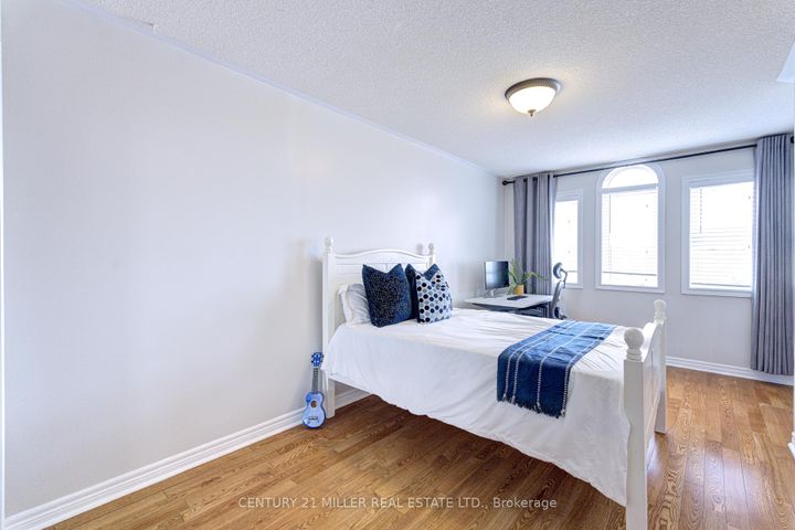 Photo 29 at 614 Leatherleaf Drive, Hurontario, Mississauga