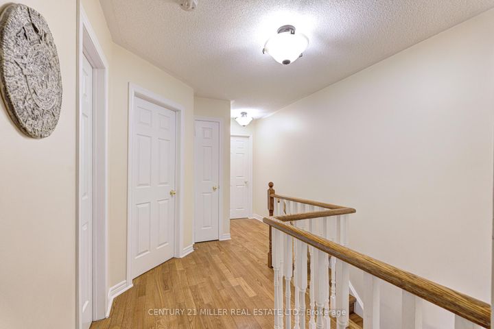 Photo 34 at 614 Leatherleaf Drive, Hurontario, Mississauga