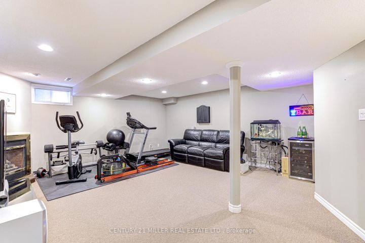 Photo 35 at 614 Leatherleaf Drive, Hurontario, Mississauga