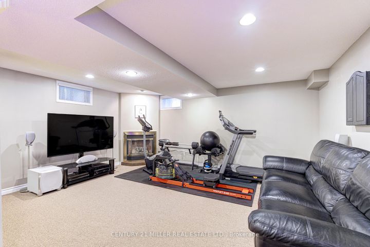 Photo 36 at 614 Leatherleaf Drive, Hurontario, Mississauga