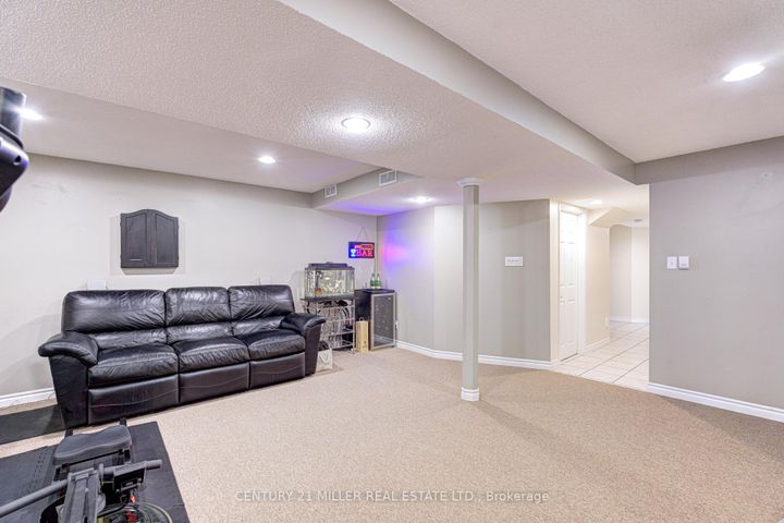 Photo 37 at 614 Leatherleaf Drive, Hurontario, Mississauga