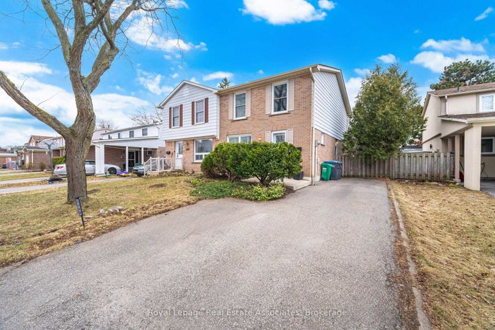 Photo 1 at 3368 Mainsail Crescent, Erin Mills, Mississauga