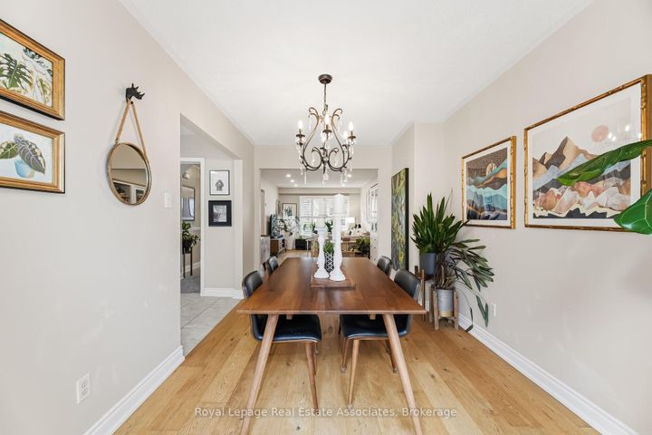 Photo 8 at 3368 Mainsail Crescent, Erin Mills, Mississauga