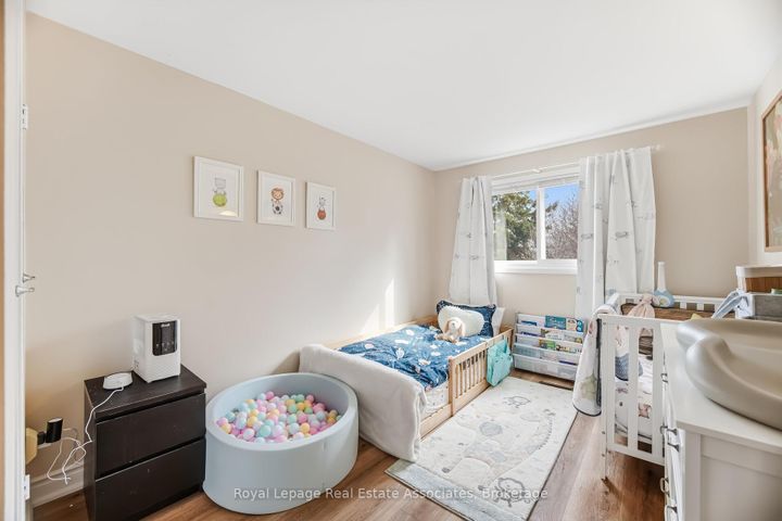 Photo 18 at 3368 Mainsail Crescent, Erin Mills, Mississauga