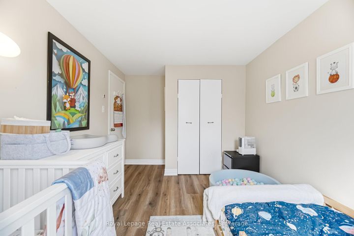 Photo 19 at 3368 Mainsail Crescent, Erin Mills, Mississauga