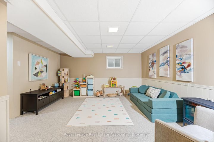 Photo 27 at 3368 Mainsail Crescent, Erin Mills, Mississauga