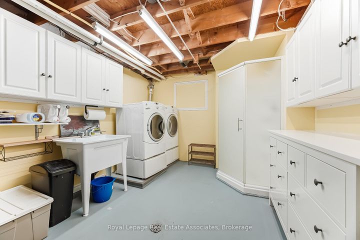 Photo 30 at 3368 Mainsail Crescent, Erin Mills, Mississauga