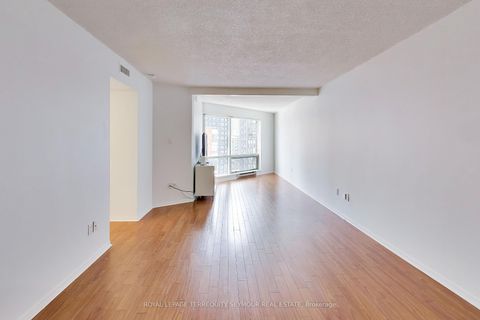 Photo 7 at 1407 - 1001 Bay Street, Bay Street Corridor, Toronto