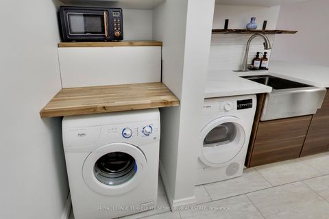 Photo 12 at 1407 - 1001 Bay Street, Bay Street Corridor, Toronto