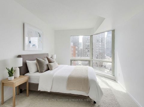 Photo 14 at 1407 - 1001 Bay Street, Bay Street Corridor, Toronto