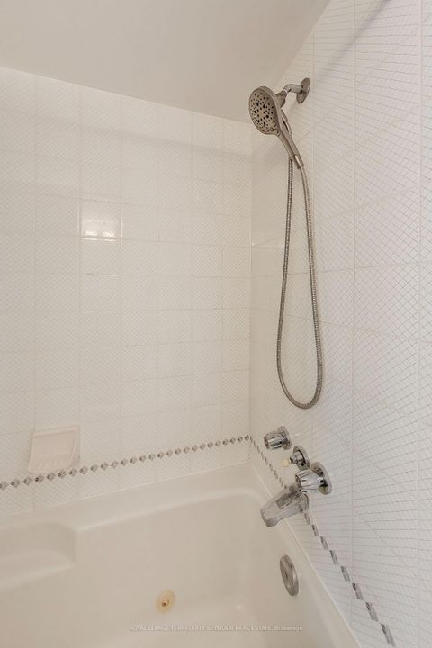 Photo 17 at 1407 - 1001 Bay Street, Bay Street Corridor, Toronto