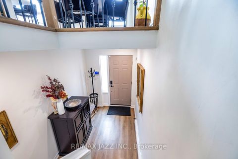 Photo 4 at 77 - 77 Parklane Circle, Bowmanville, Clarington