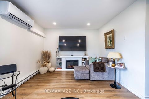 Photo 15 at 77 - 77 Parklane Circle, Bowmanville, Clarington