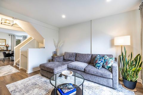 Photo 18 at 77 - 77 Parklane Circle, Bowmanville, Clarington