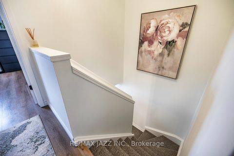 Photo 21 at 77 - 77 Parklane Circle, Bowmanville, Clarington