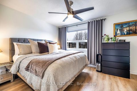 Photo 22 at 77 - 77 Parklane Circle, Bowmanville, Clarington