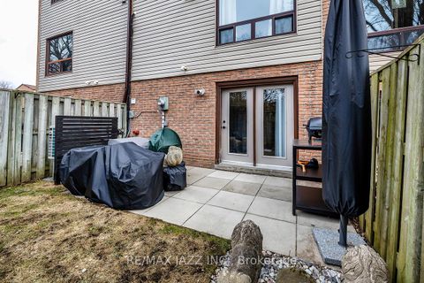 Photo 32 at 77 - 77 Parklane Circle, Bowmanville, Clarington