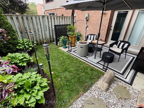 Photo 36 at 77 - 77 Parklane Circle, Bowmanville, Clarington