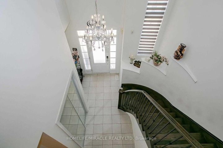 Photo 3 at 38 Leadenhall Road, Northwest Brampton, Brampton