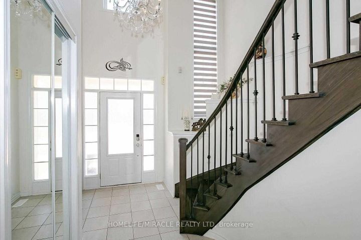 Photo 4 at 38 Leadenhall Road, Northwest Brampton, Brampton