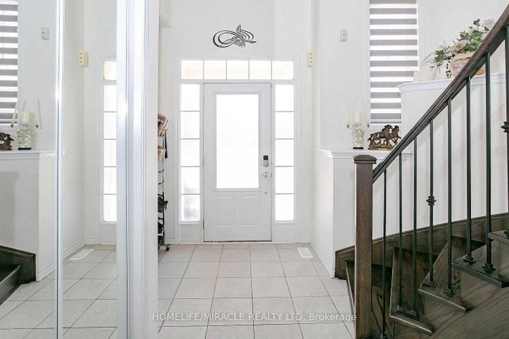 Photo 6 at 38 Leadenhall Road, Northwest Brampton, Brampton