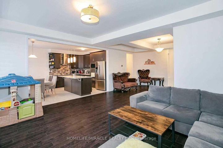 Photo 8 at 38 Leadenhall Road, Northwest Brampton, Brampton