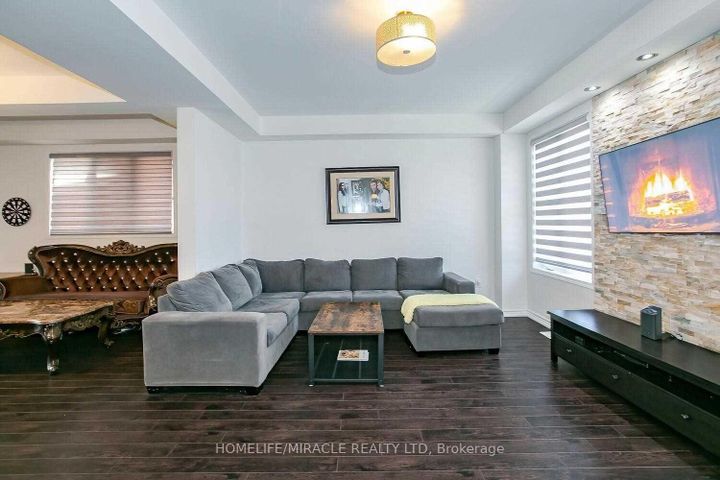 Photo 11 at 38 Leadenhall Road, Northwest Brampton, Brampton