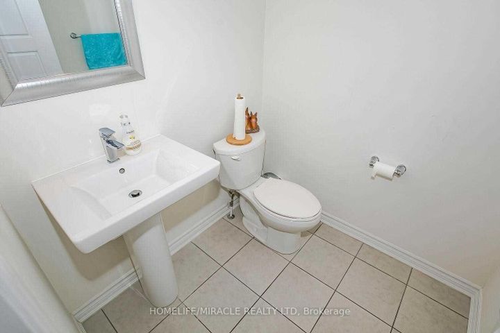 Photo 15 at 38 Leadenhall Road, Northwest Brampton, Brampton