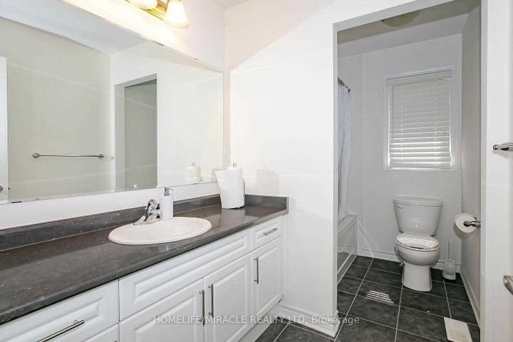 Photo 21 at 38 Leadenhall Road, Northwest Brampton, Brampton