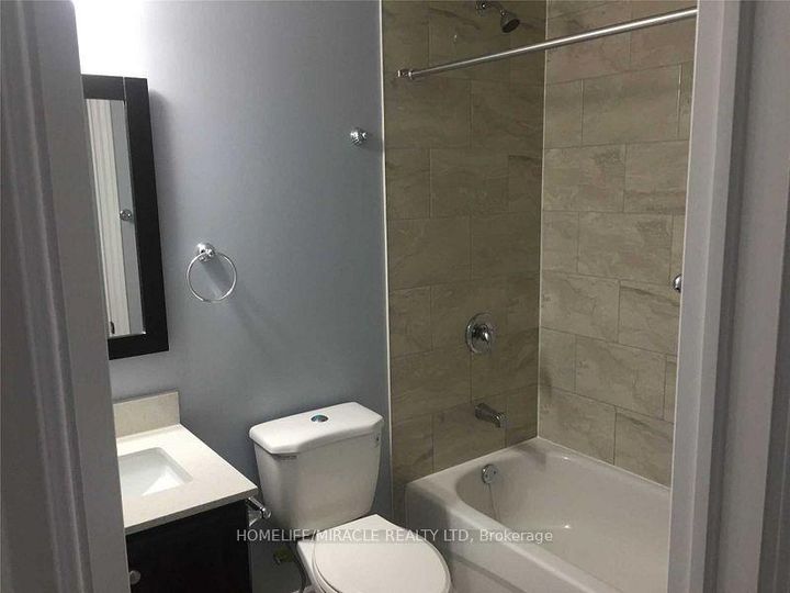 Photo 29 at 38 Leadenhall Road, Northwest Brampton, Brampton