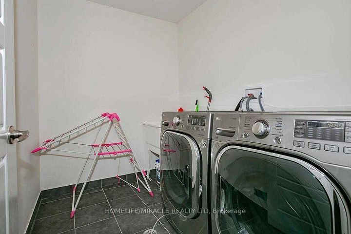 Photo 30 at 38 Leadenhall Road, Northwest Brampton, Brampton