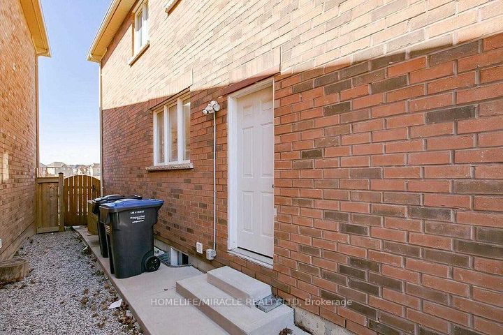 Photo 35 at 38 Leadenhall Road, Northwest Brampton, Brampton