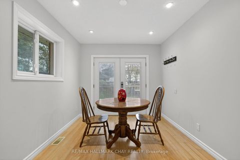 Photo 10 at 29 Oakley Park Square, Wellington, Barrie